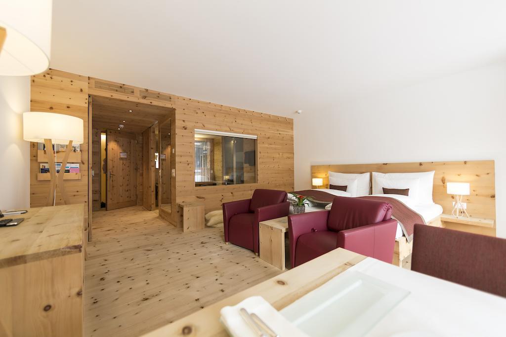 Brail Relais & Chateaux In Lain Hotel Cadonau מראה חיצוני תמונה